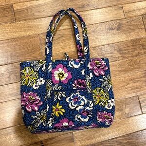 Vera Bradley tote bag
